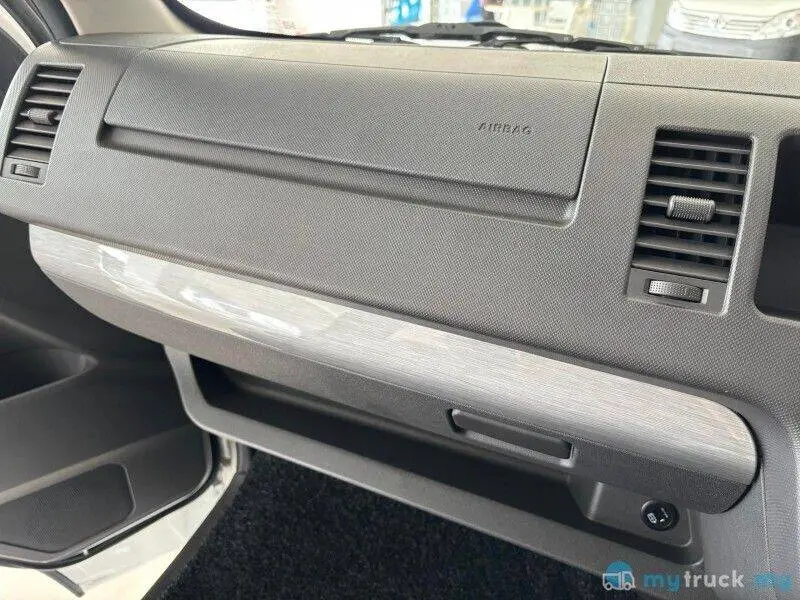 Foton View Medium VAN last mile delivery Cargo van RHD Africa