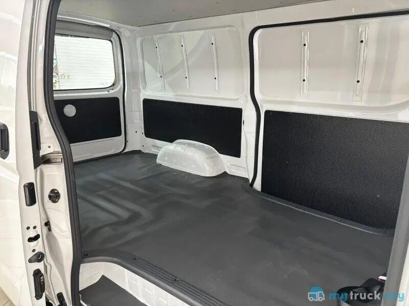 Foton View Medium VAN last mile delivery Cargo van RHD Africa