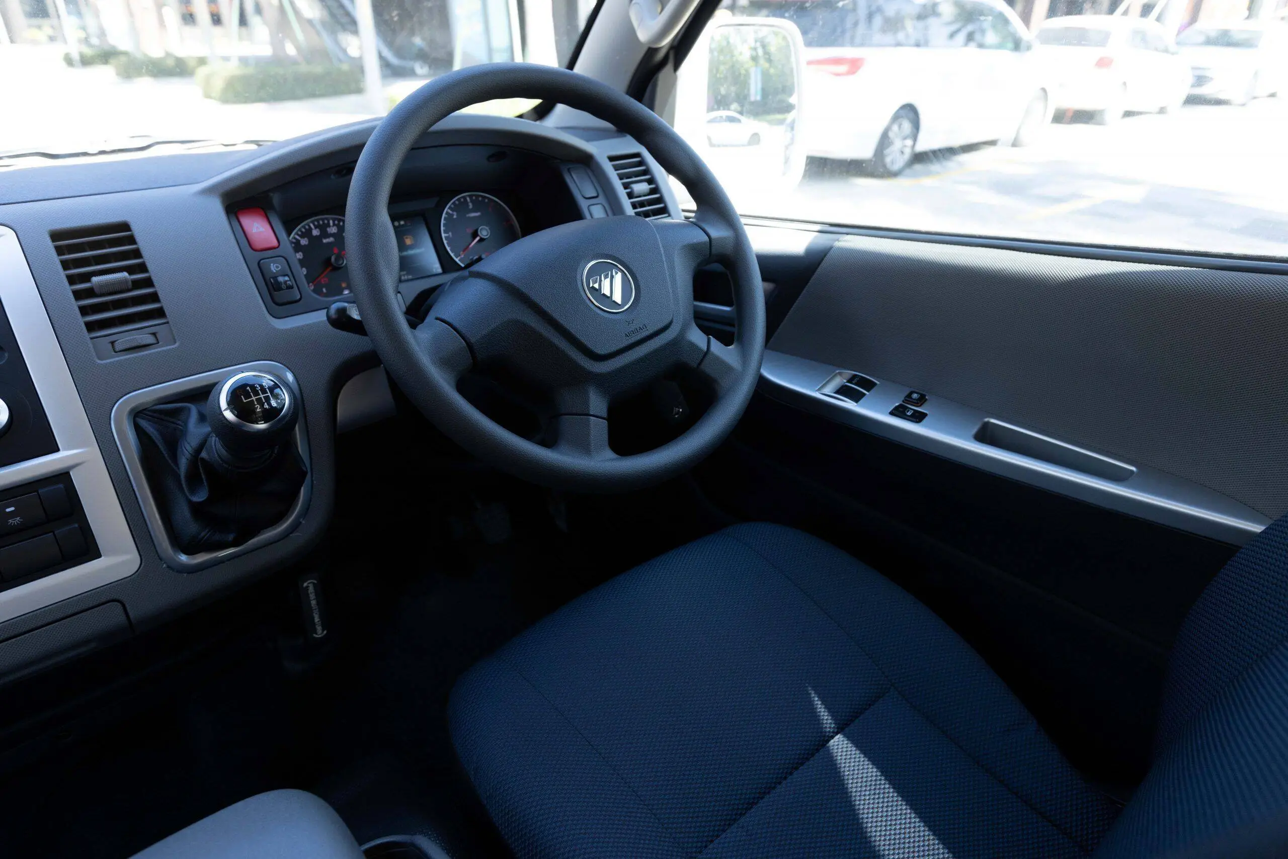 Foton View Medium VAN last mile delivery Cargo van RHD Africa